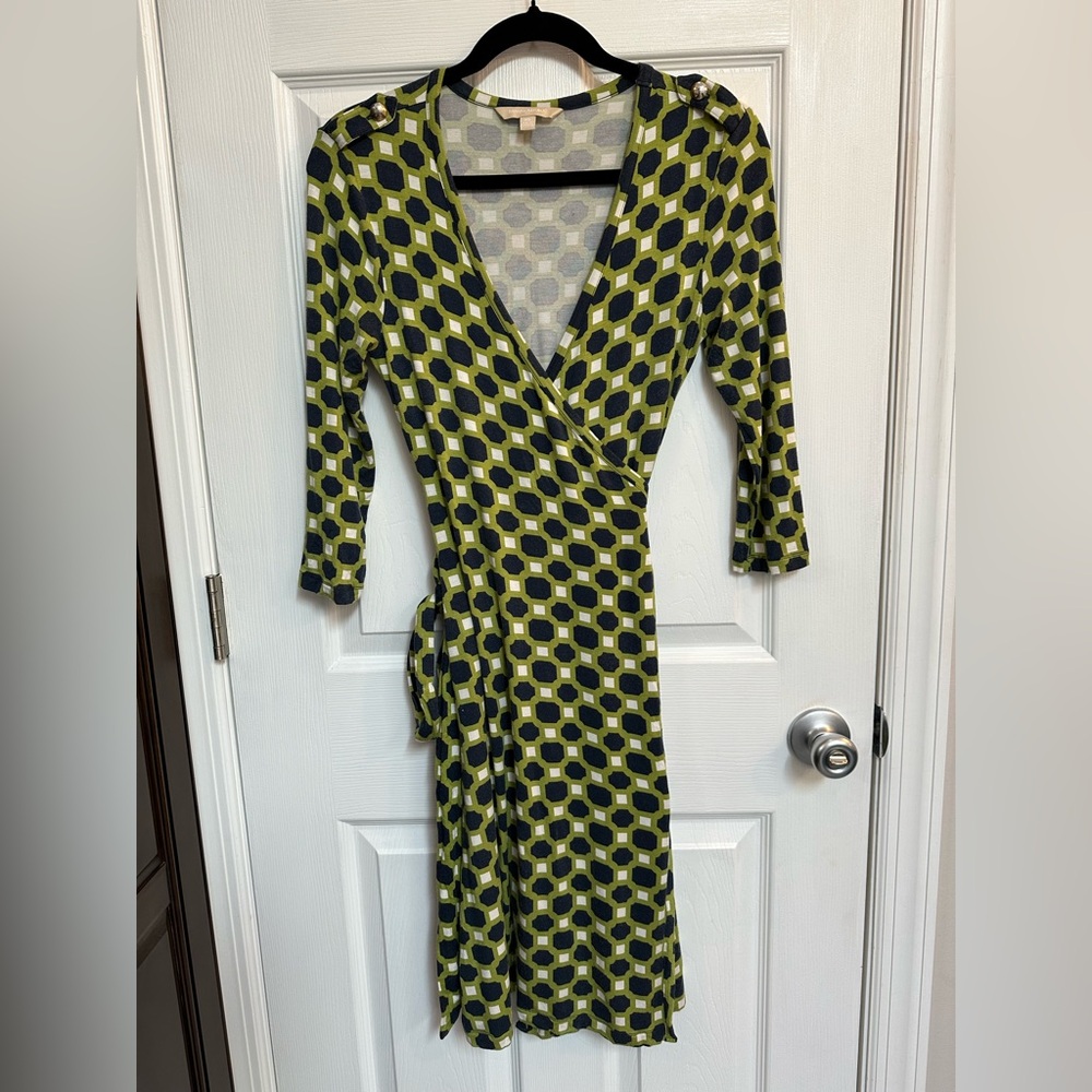 Banana Republic green and navy wrap dress size xs.